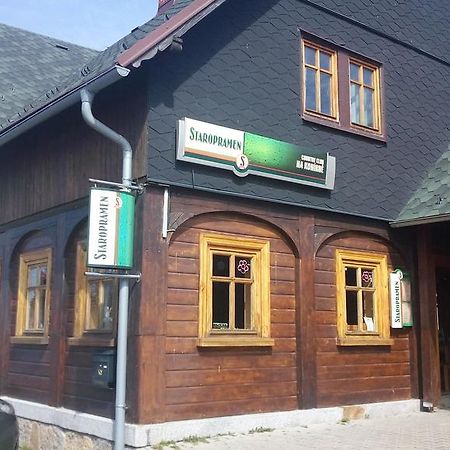 Готель Country Club Konirna Sluknov Екстер'єр фото
